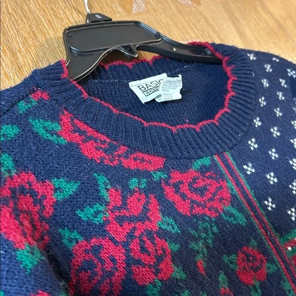 Basic Elements Medium Oversized Cat Christmas Sweater - Picture 11 of 11